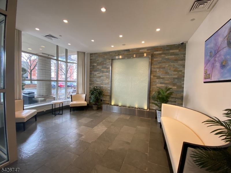 Mandalay on the Hudson - Residential Lease