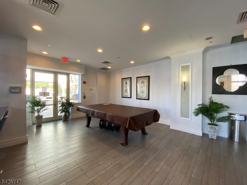 Mandalay on the Hudson - Residential Lease