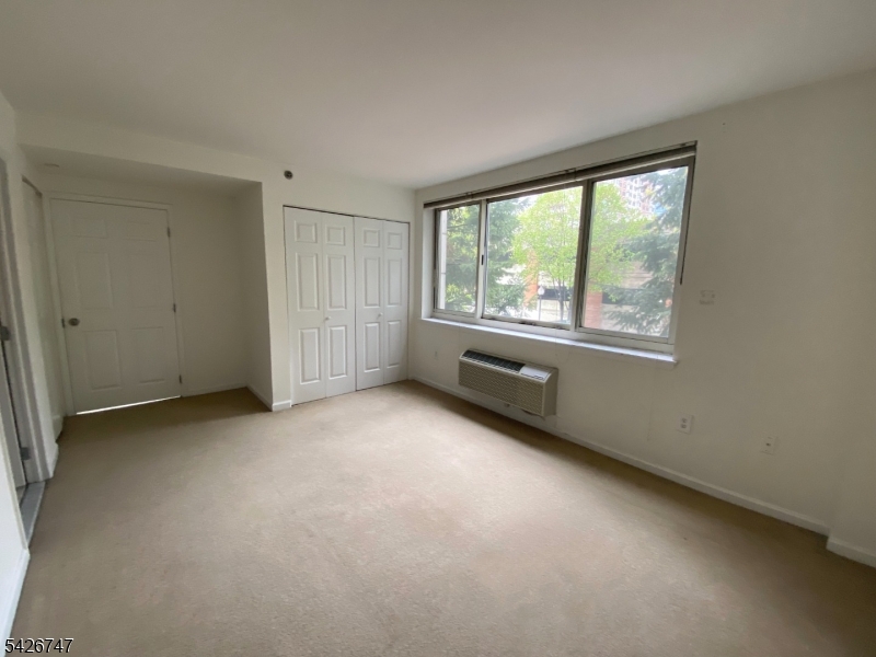Mandalay on the Hudson - Residential Lease