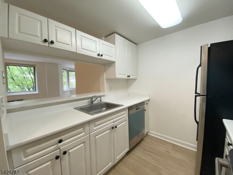 Mandalay on the Hudson - Residential Lease