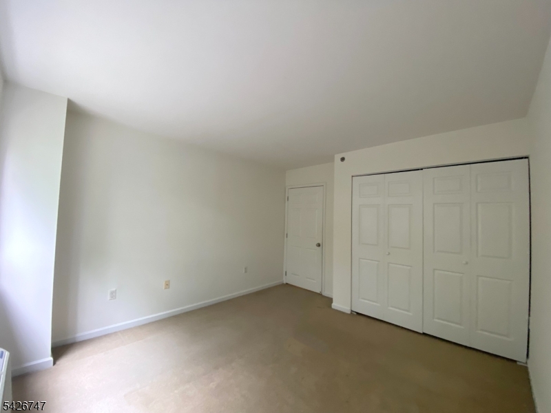 Mandalay on the Hudson - Residential Lease