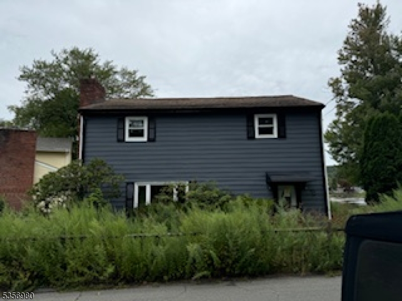141 Lake Dr