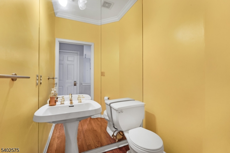 Greenwich Case - Residential