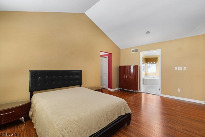 Greenwich Case - Residential