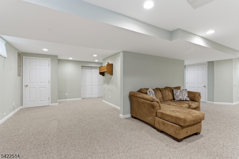 Greenwich Chase - Residential