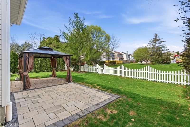 Greenwich Chase - Residential