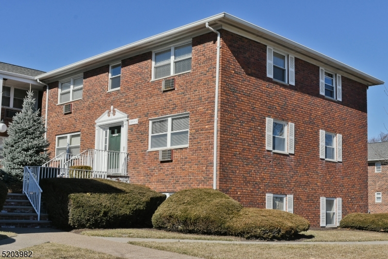 Manor - Residential Lease