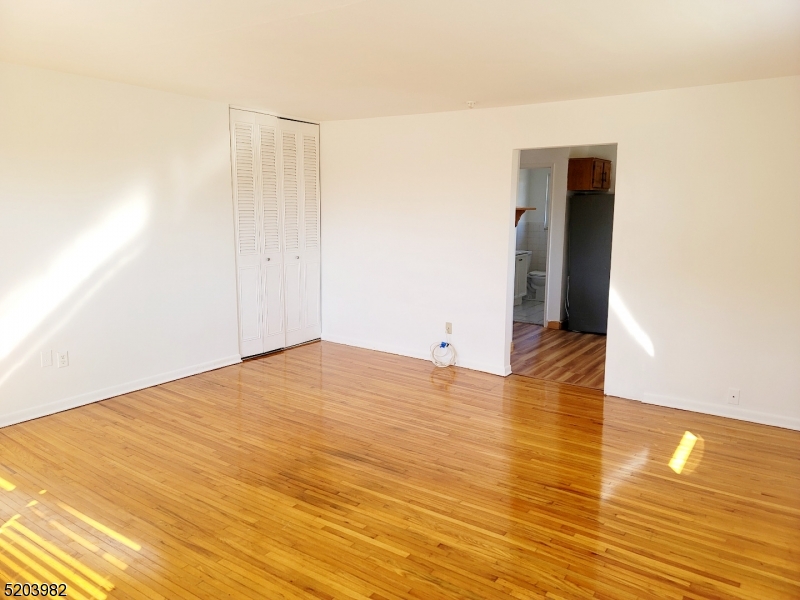 Manor - Residential Lease