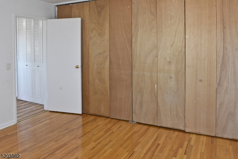 Manor - Residential Lease