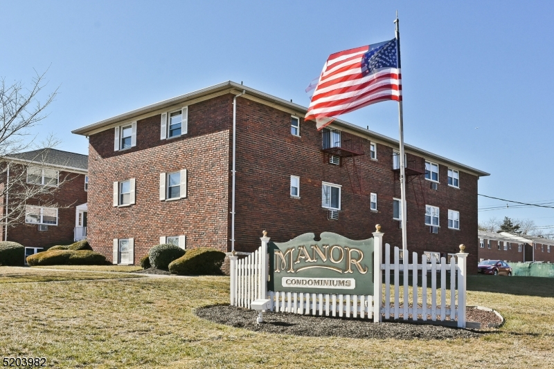 Manor - Residential Lease