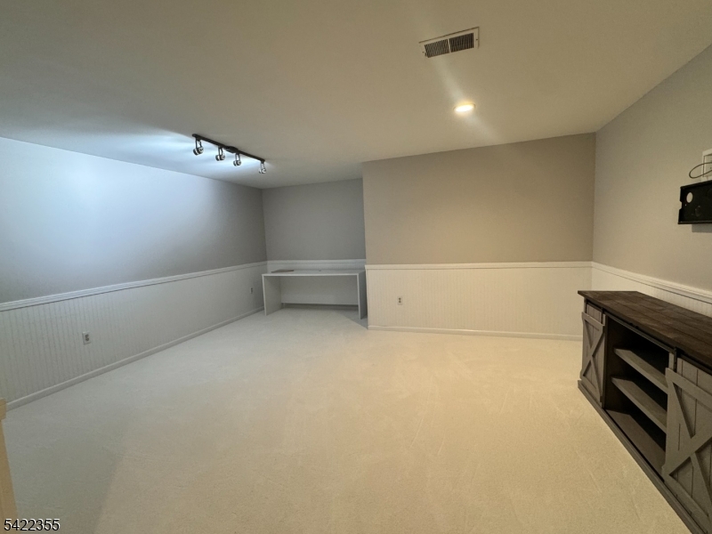 Rose Arbor - Residential