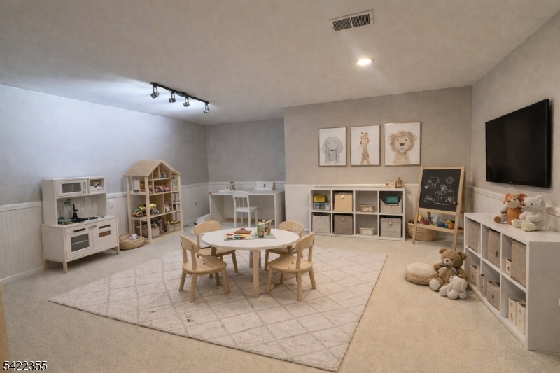 Rose Arbor - Residential