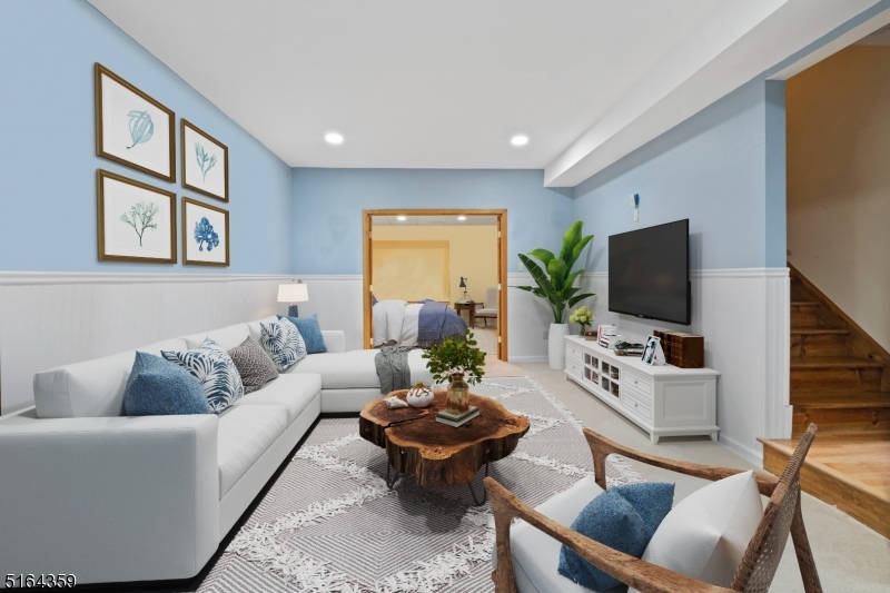 16 HANDS FARM - Residential