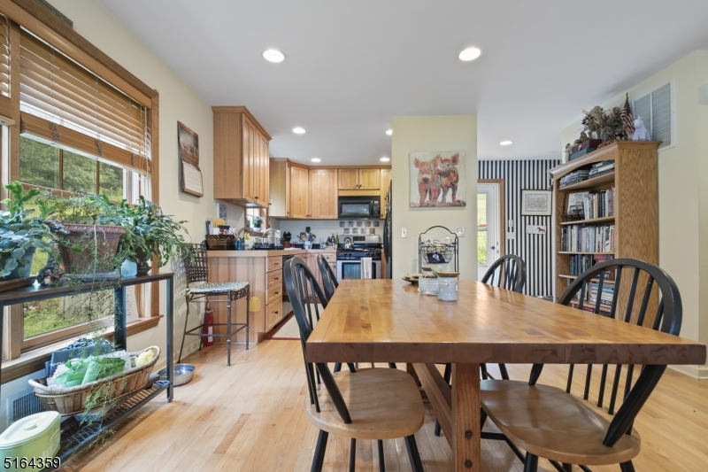 16 HANDS FARM - Residential