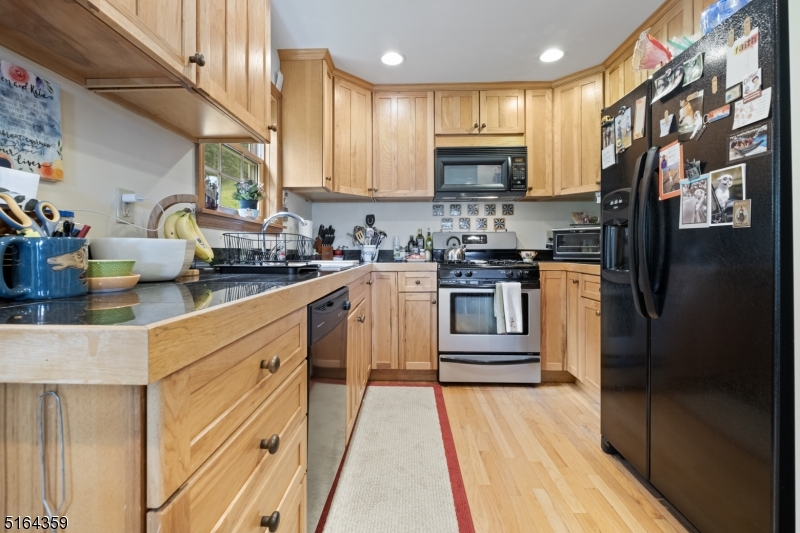 16 HANDS FARM - Residential