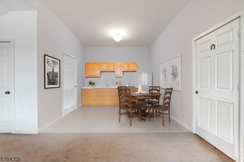 16 HANDS FARM - Residential