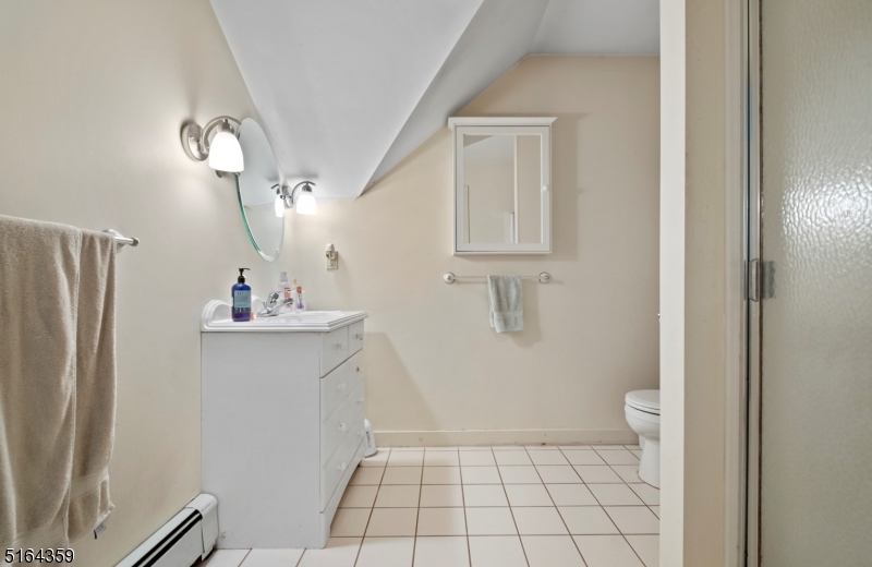 16 HANDS FARM - Residential