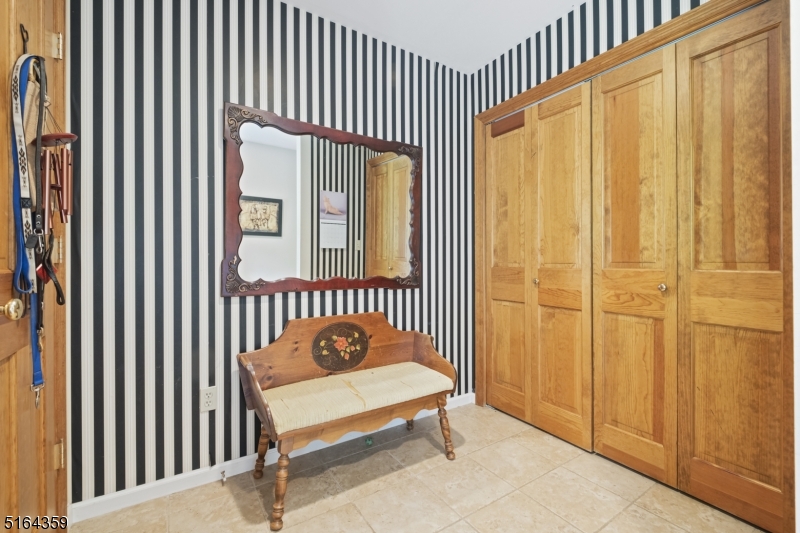 16 HANDS FARM - Residential