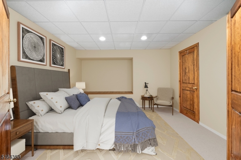 16 HANDS FARM - Residential