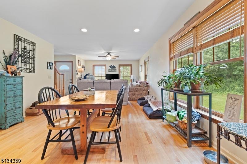 16 HANDS FARM - Residential