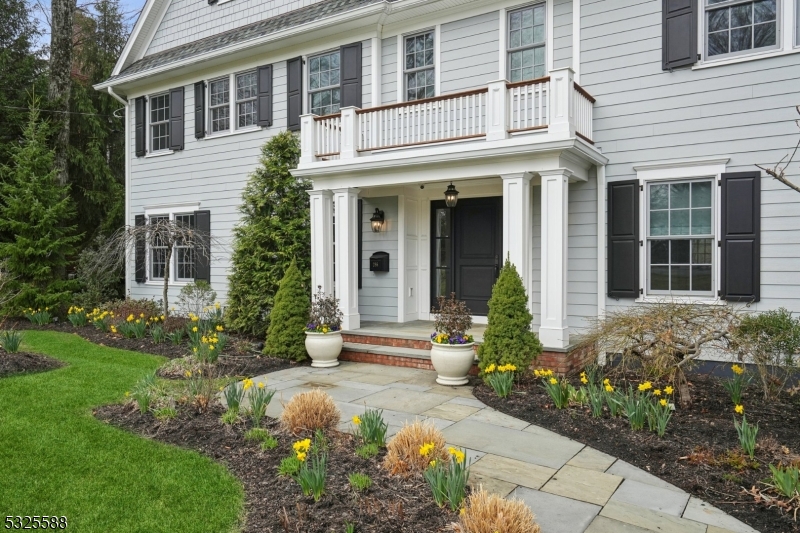 286 Mountain Ave