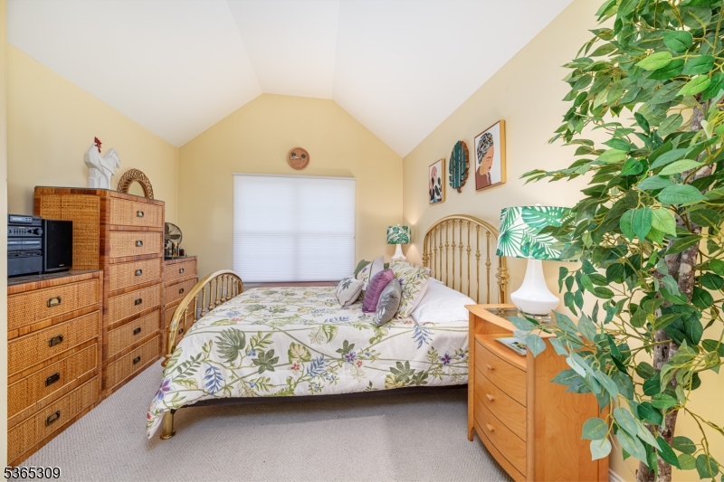 BRIAR CREST - Residential