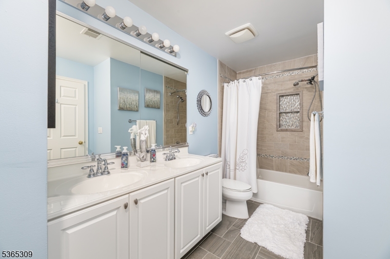 BRIAR CREST - Residential