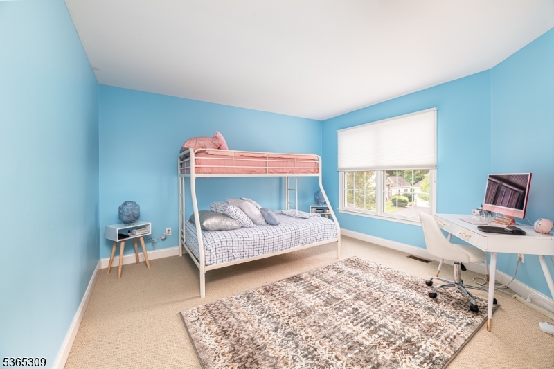 BRIAR CREST - Residential