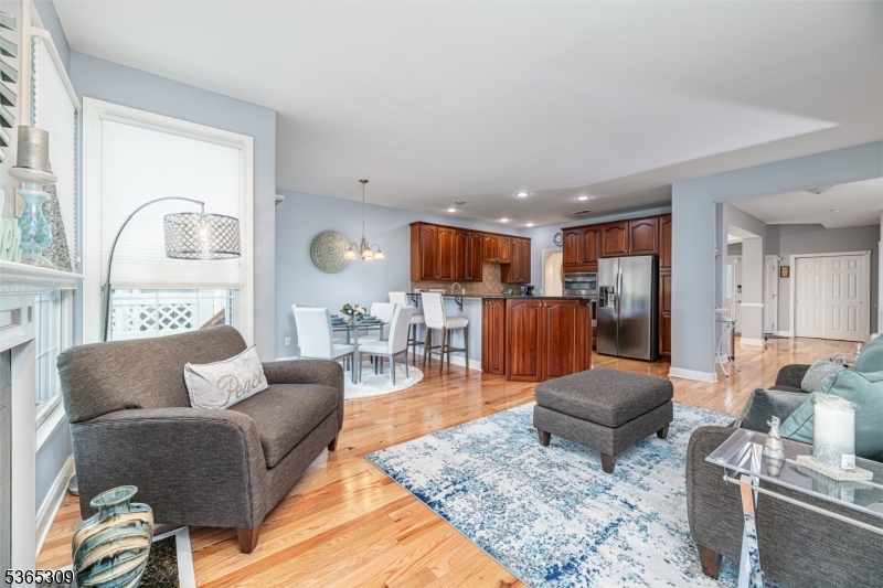 BRIAR CREST - Residential