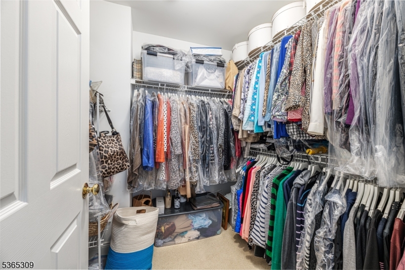 BRIAR CREST - Residential