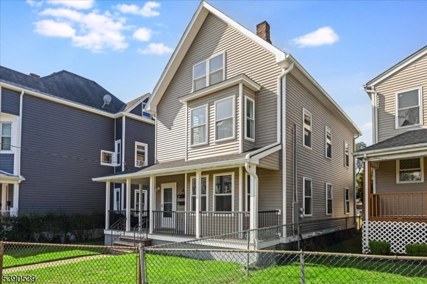 Totally renovated In- town unit.  Two large bedrooms with built out closets. Primary with full bath. in-unit laundry. All new appliances and solid surface flooring.  Easy street parking.Access to large back yard.  Commuter delight. Close to downtown, Rts 287, 24,10,46,80. minutes to NJ Transit NYC Direct.  20 minutes to Newark Liberty