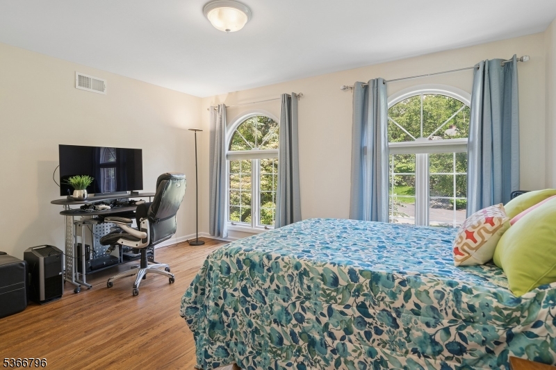 Paramount Estates - Residential