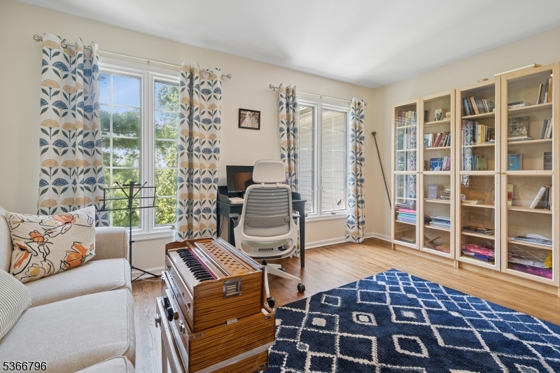 Paramount Estates - Residential