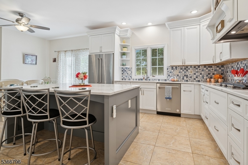 Paramount Estates - Residential