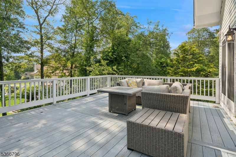 Paramount Estates - Residential