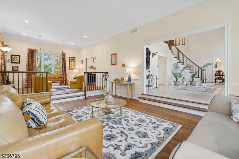 Paramount Estates - Residential