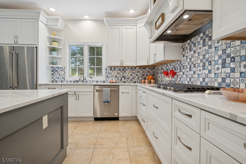 Paramount Estates - Residential