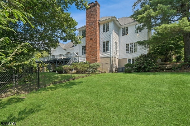 Paramount Estates - Residential