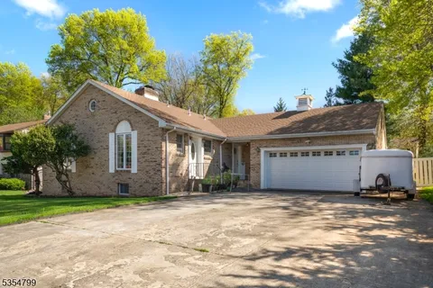 21 George St, Cedar Grove Twp., NJ 07009 - MLS#: 3960184