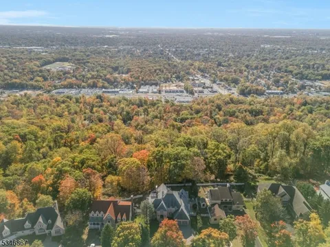 MLS: 3953403