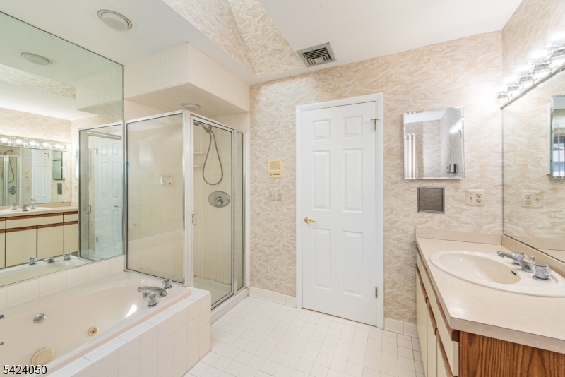 Wedgewood Knolls - Residential