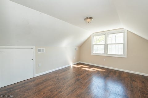 MLS: 4025685