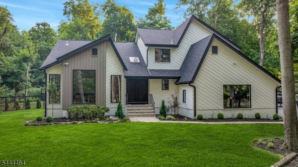160 BEACON ST, HAWORTH, NJ 07641 - Image 10f053d8df2cd0bf4ed9dc157ad83cf2/558793919