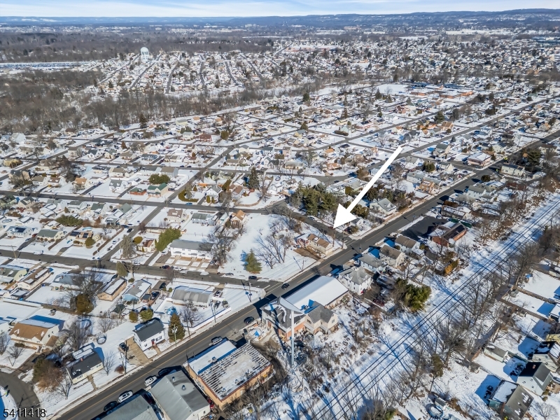 DESIRABLE WESTON - Residential