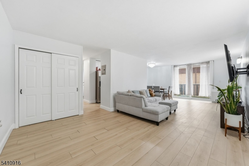 Polonaise - Residential