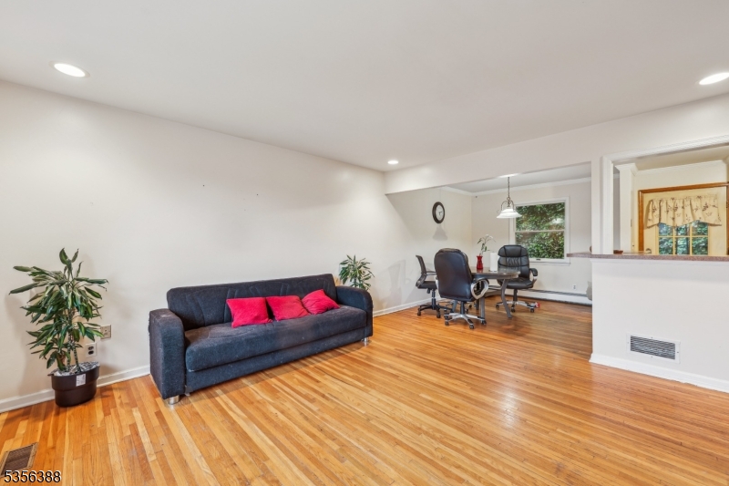 40 W Prospect St