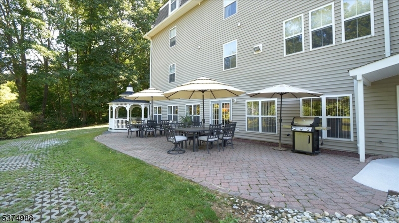 Kings View on the Pond - Residential Lease