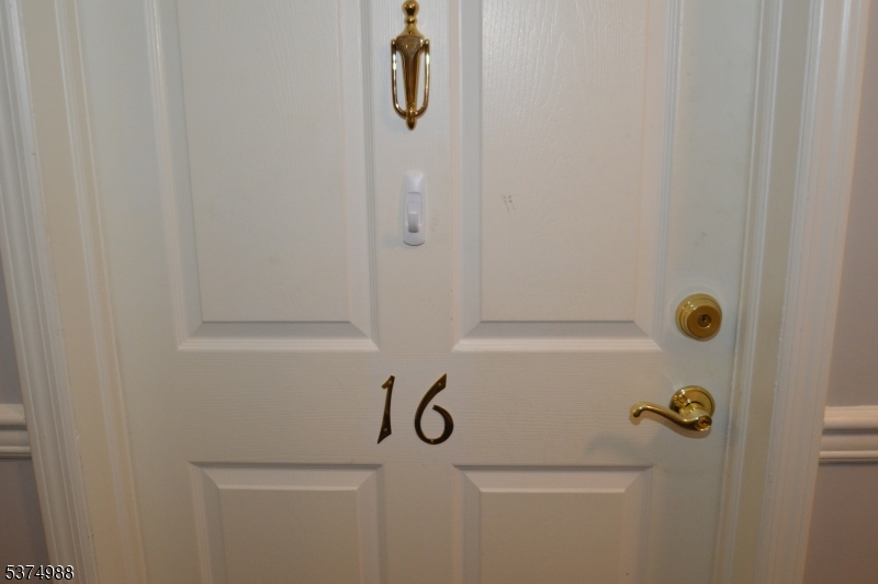 Kings View on the Pond - Residential Lease