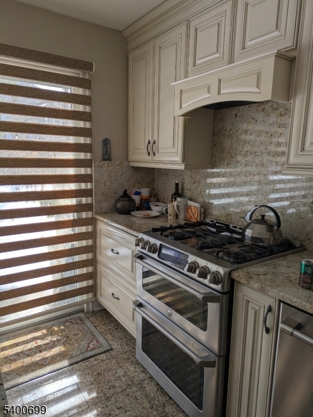 Stone Run II - D - Residential Lease