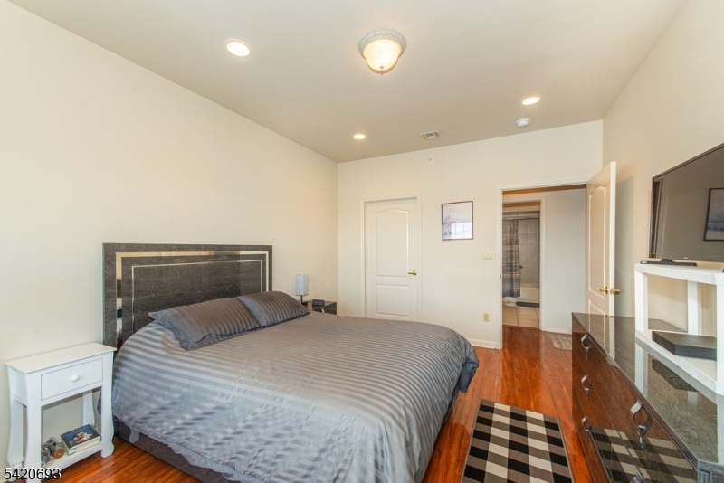 Mountain Ridge - Residential